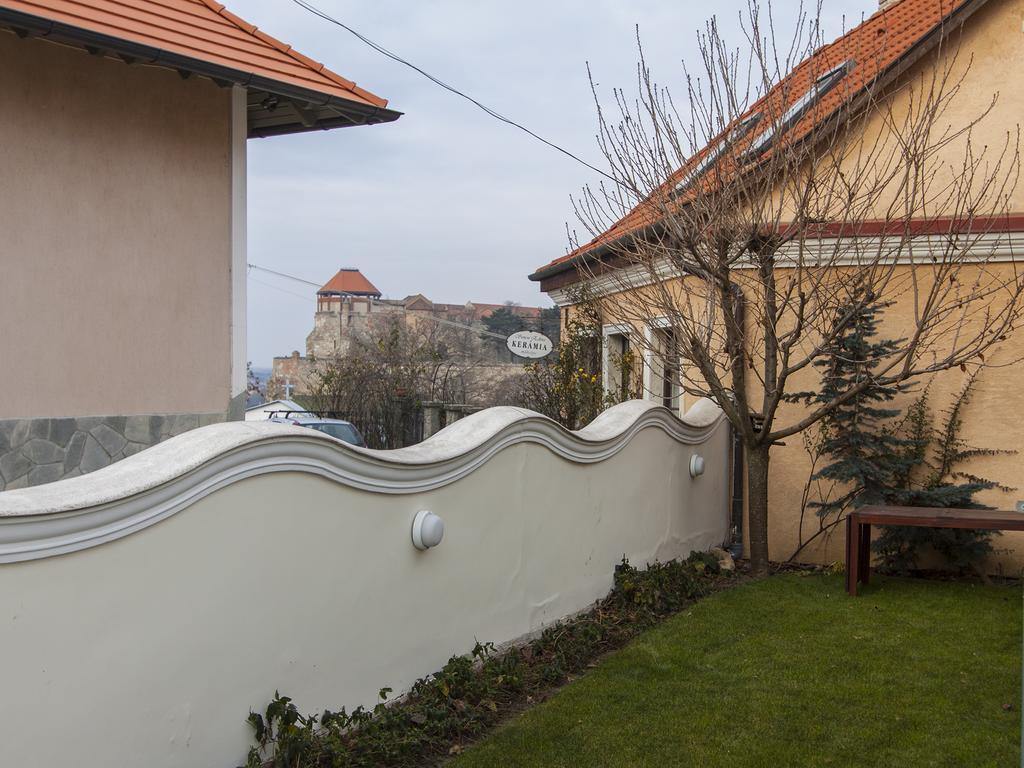 Amadeus Vendeghaz Hotel Esztergom Luaran gambar