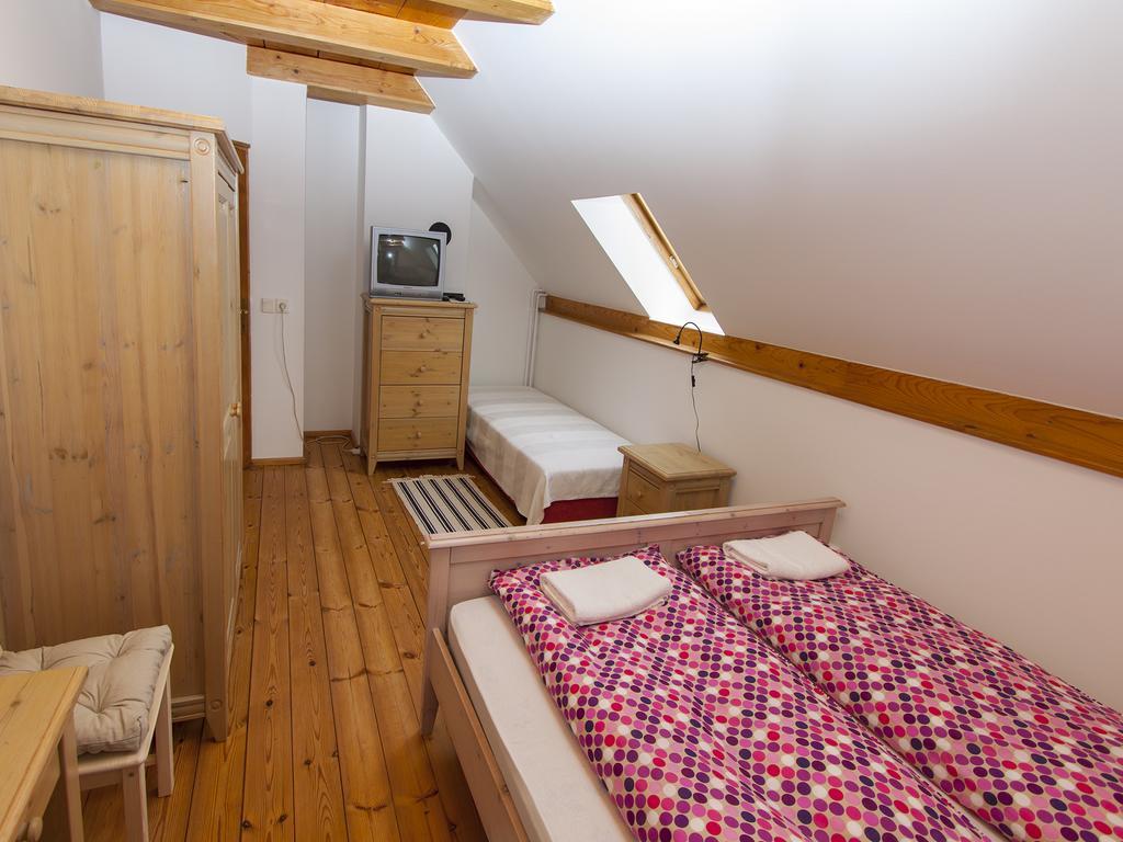 Amadeus Vendeghaz Hotel Esztergom Bilik gambar