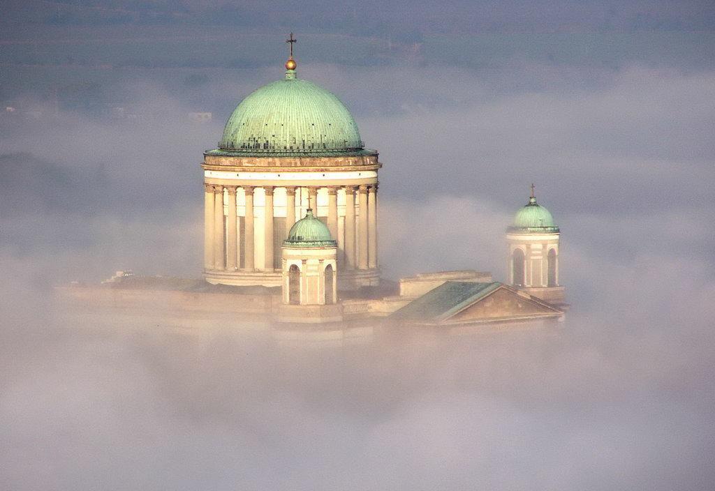 Amadeus Vendeghaz Hotel Esztergom Luaran gambar