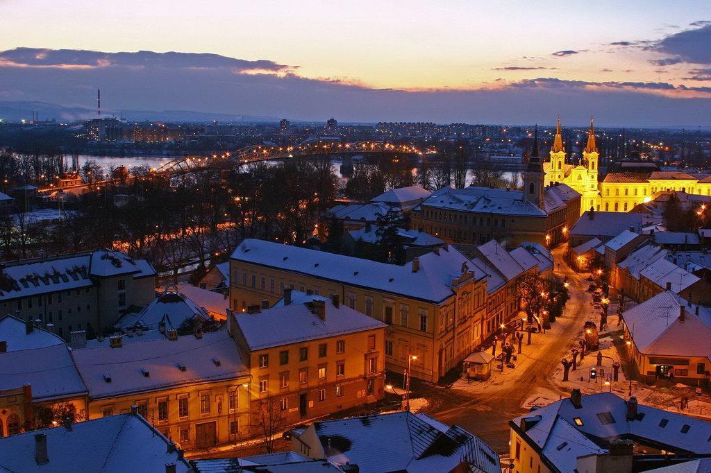 Amadeus Vendeghaz Hotel Esztergom Luaran gambar